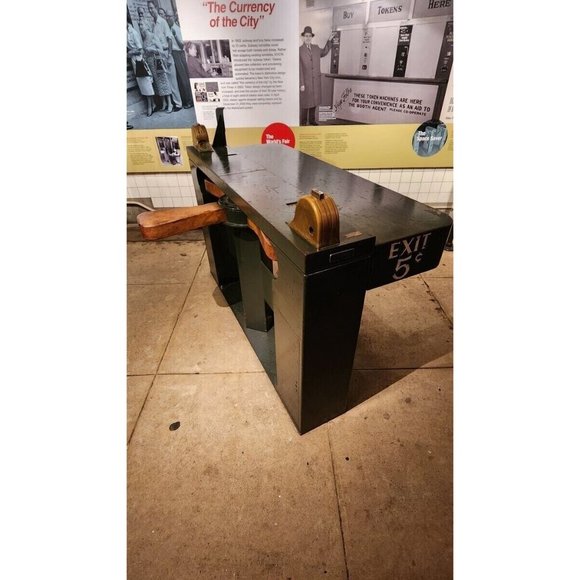 Vintage Circulated NYC 1953 New York City Subway Token Pendant. - Picture 6 of 10